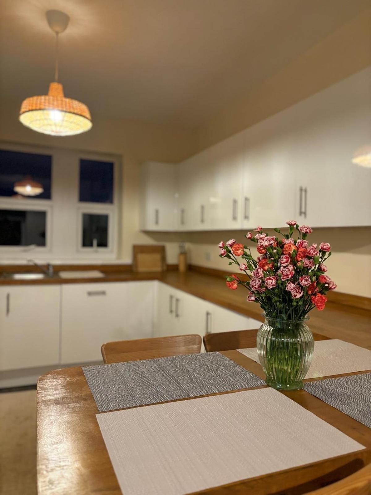Cardiff/Pernath Home2 外观 照片